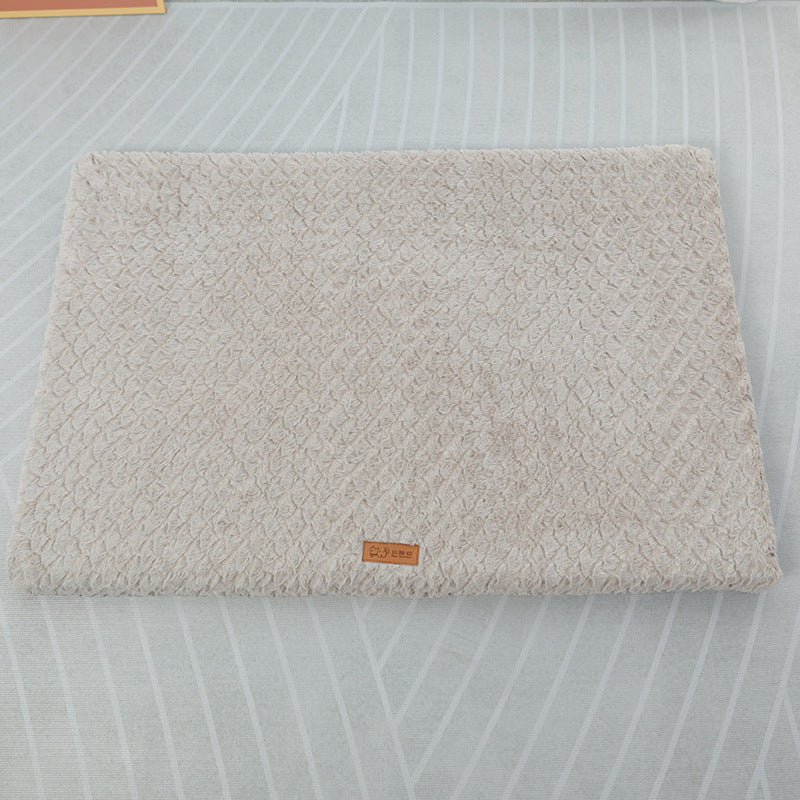 Winter Warm Plush Pet Bed for Cats & Dogs – Soft Cozy Sleeping Nest for Cold Weather Comfort