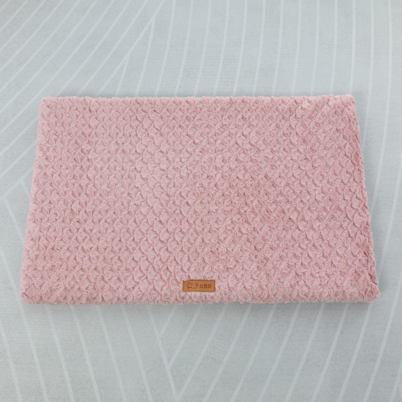 Winter Warm Plush Pet Bed for Cats & Dogs – Soft Cozy Sleeping Nest for Cold Weather Comfort